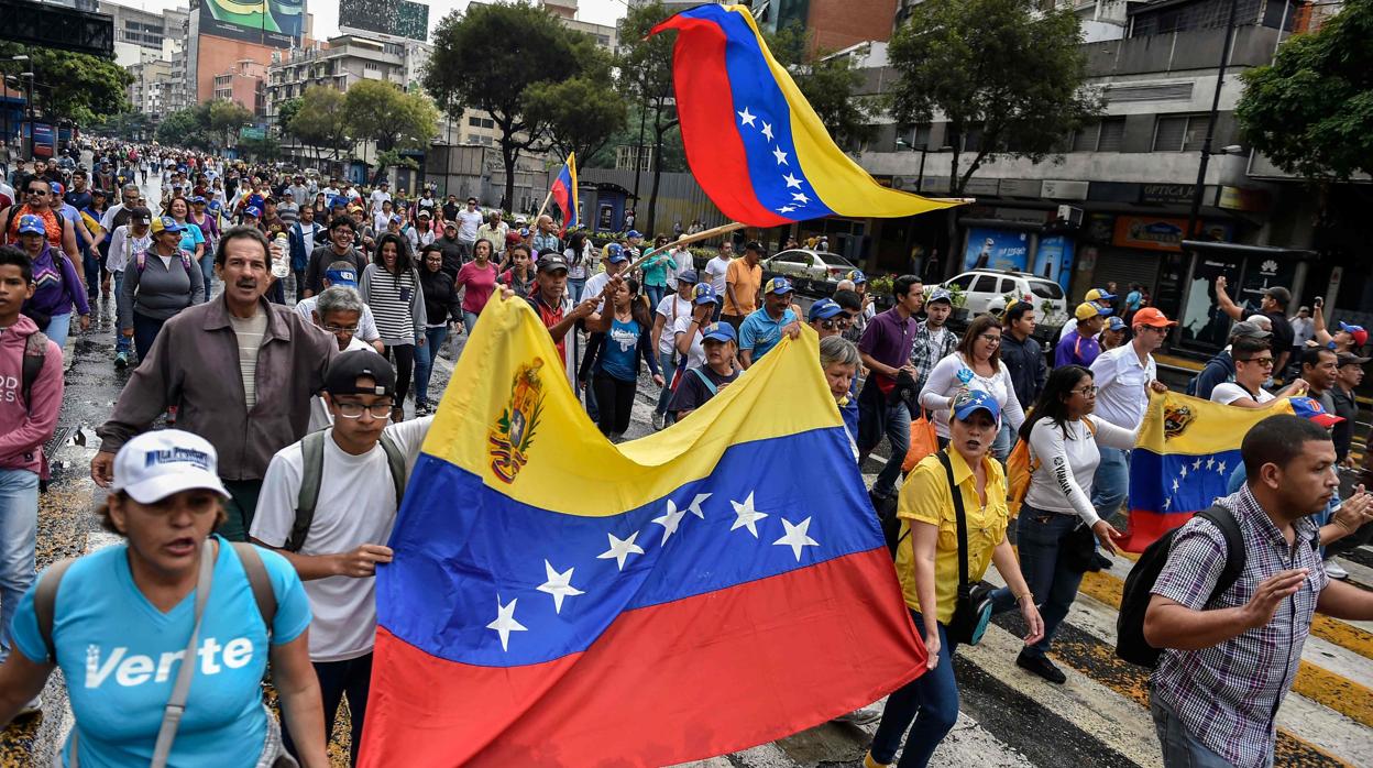 Empieza la gran manifestación en toda Venezuela contra Maduro