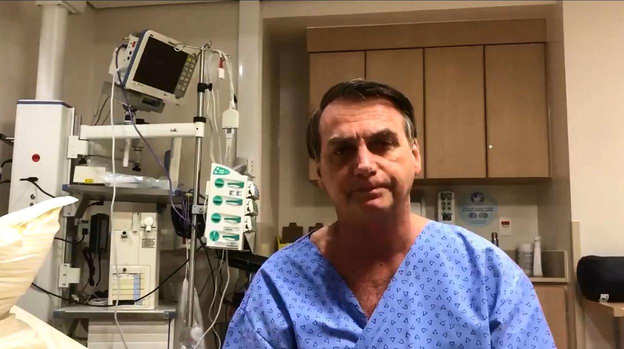 Bolsonaro supera su tercera operación tras haber sido apuñalado en un acto de campaña