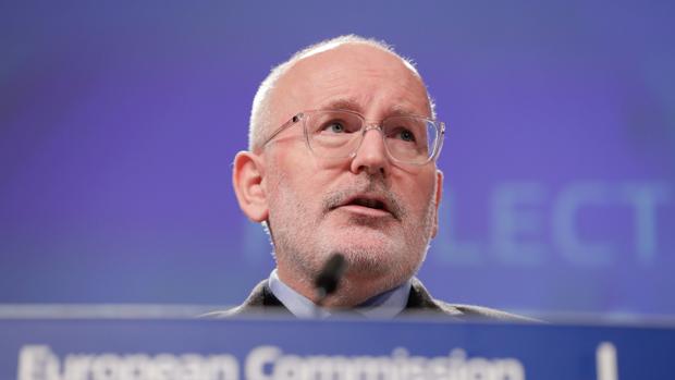 Timmermans, una carrera de obstáculos hacia la presidencia de la Comisión por los socialistas europeos