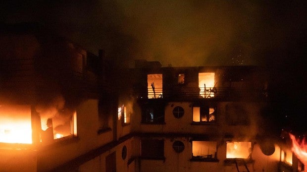 Diez muertos en un incendio intencionado en París