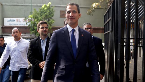 Guaidó designará un representante en España sin rango diplomático para evitar tensiones entre embajadas