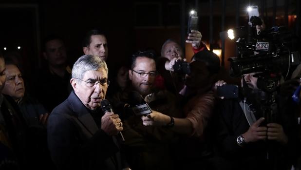Una activista denuncia por violación al expresidente de Costa Rica y Nobel de la Paz Óscar Arias