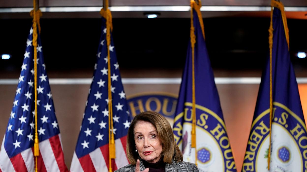 La líder demócrata, Nancy Pelosi, ayer durante la rueda de prensa en el Capitolio