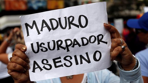 Colombia niega la entrada a un grupo familiar de Maduro que huía del apagón