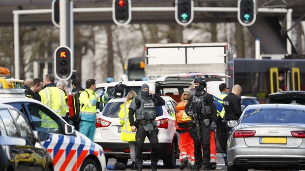 Un tiroteo en Utrecht (Holanda) contra un tranvía deja al menos tres muertos y 5 heridos