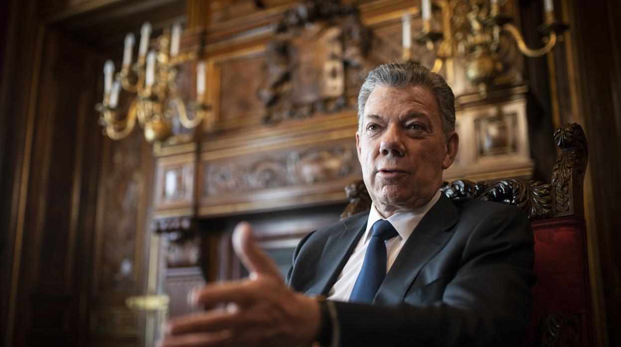 El expresidente Juan Manuel Santos, durante la entrevista co ABC en la Casa de América