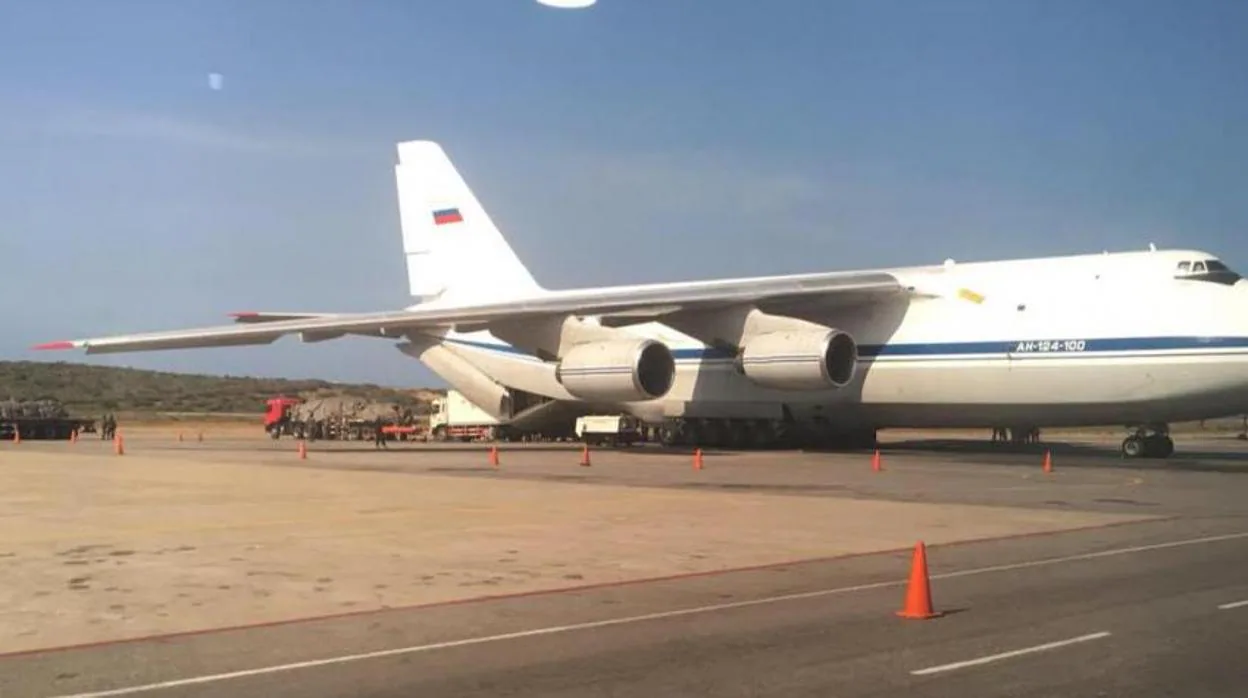 Uno de los aviones rusos que aterrizaron el pasado fin de semana en Caracas