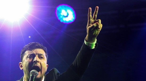 El cómico Vladímir Zelenski gana la primera vuelta de las presidenciales ucranianas