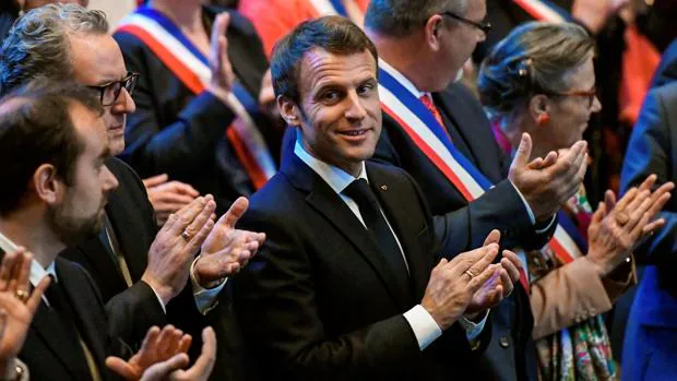Macron es recibido en Córcega por una «delegación» de chalecos amarillos nacionalistas