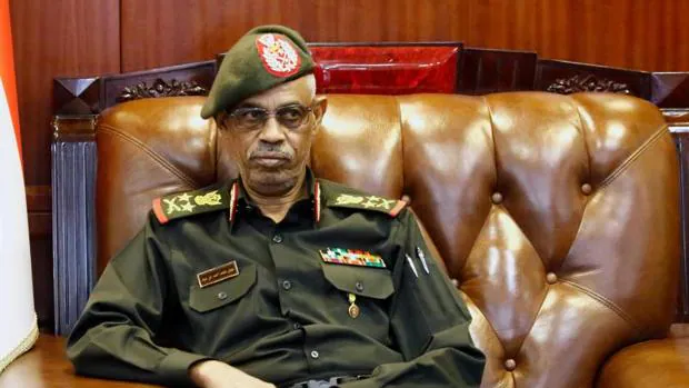 El Ejército toma el poder en Sudán y deja bajo arresto domiciliario al presidente Al Bashir