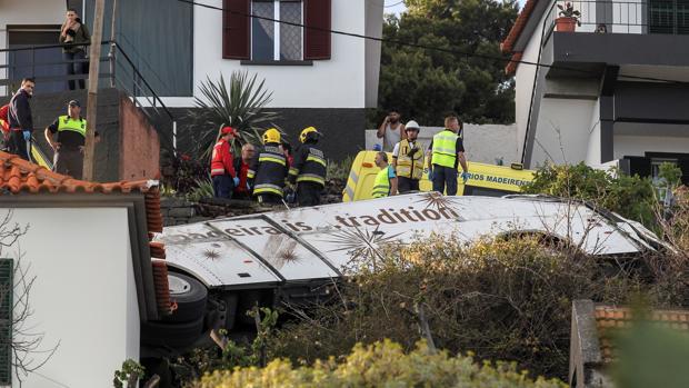 Al menos 29 muertos en el accidente de un autobús turístico en Madeira