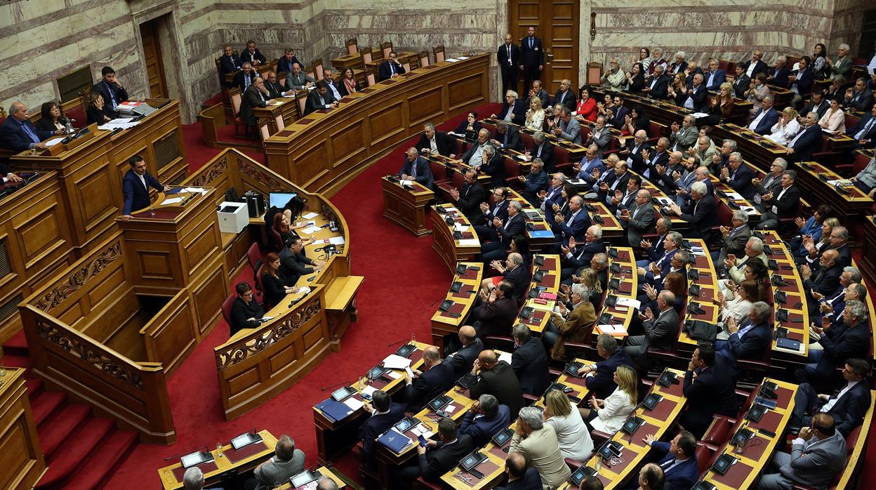 Imagen del parlamento griego durante el comiienzo del debate que ha durado dos días