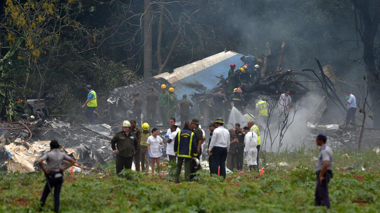 Restos del fuselaje del avión accidentado en el aeropuerto José Martí de La Habana en mayo de 2018