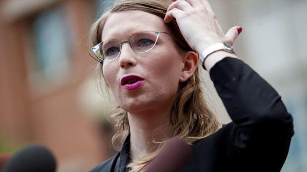 Chelsea Manning vuelve a prisión por desacato al negarse a testificar sobre Wikileaks ante un gran jurado