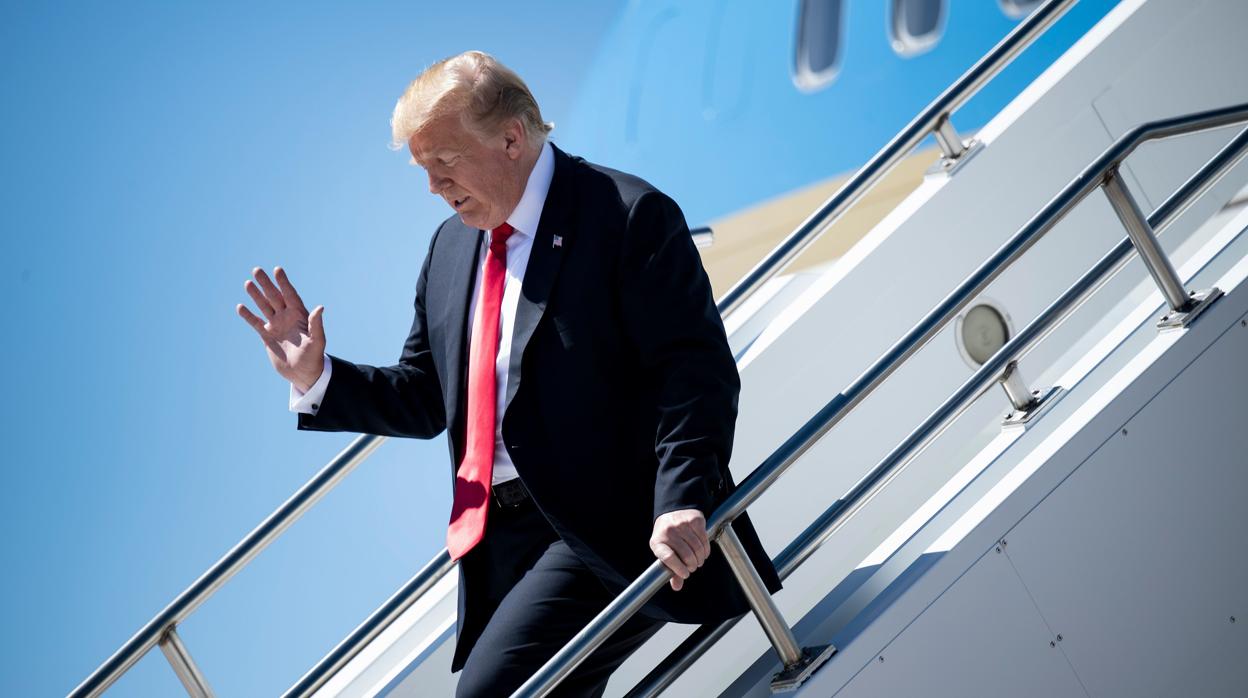 Donald Trump, a su llegada este jueves a la base aérea de Peterson en Colorado Springs (Colorado)