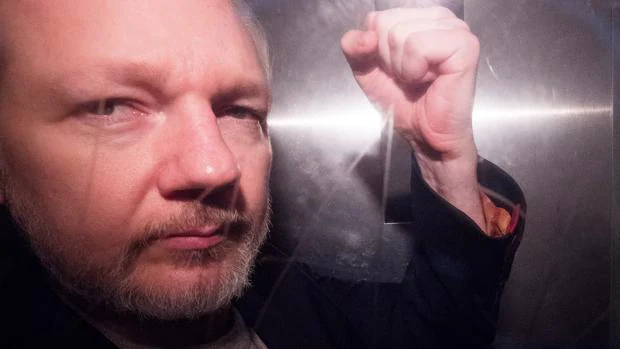 Suecia rechaza emitir una orden de detención contra Assange por violación