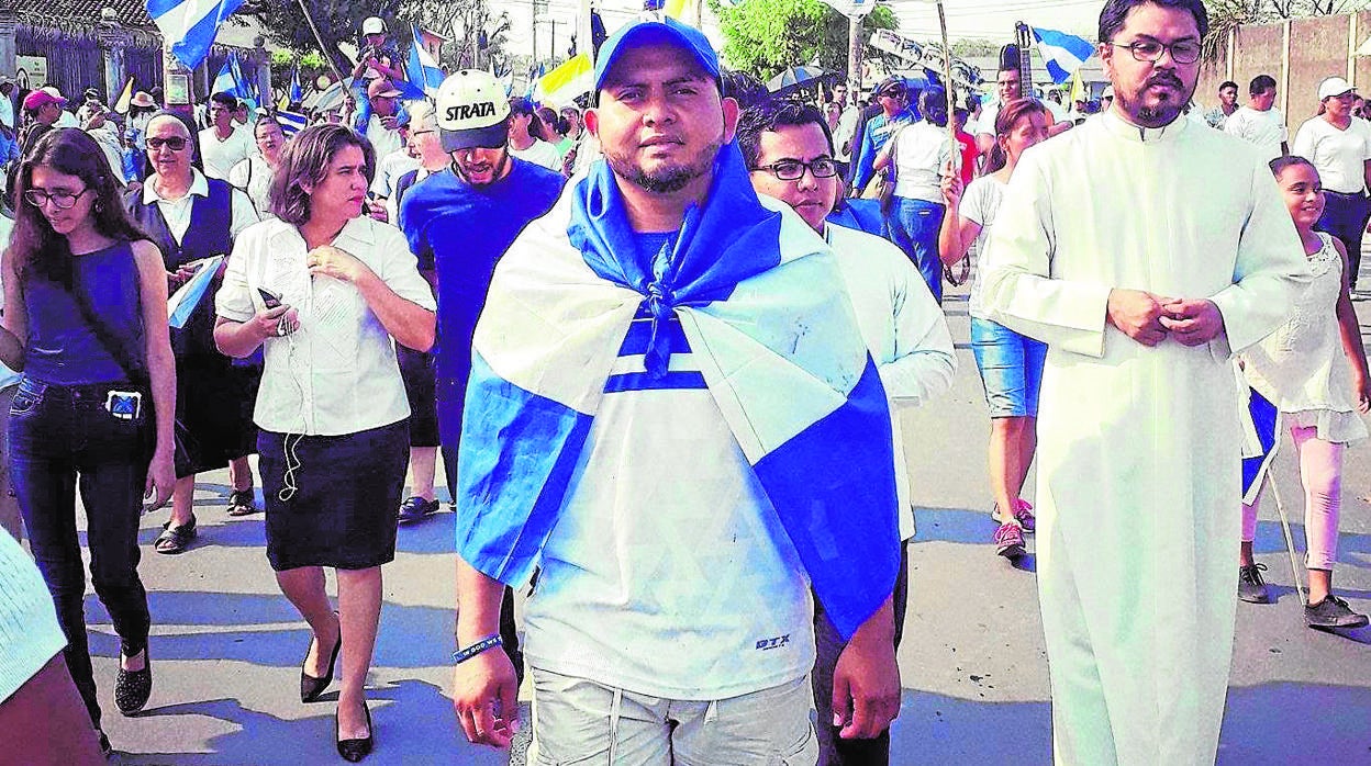 Roger Martínez, durante una de las protestas