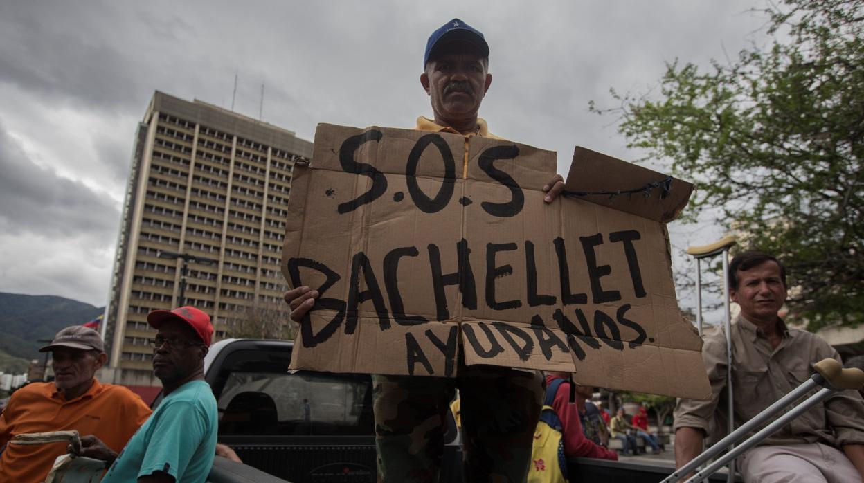 Cerca de 800 presos políticos de Venezuela esperan ver a Michelle Bachelet