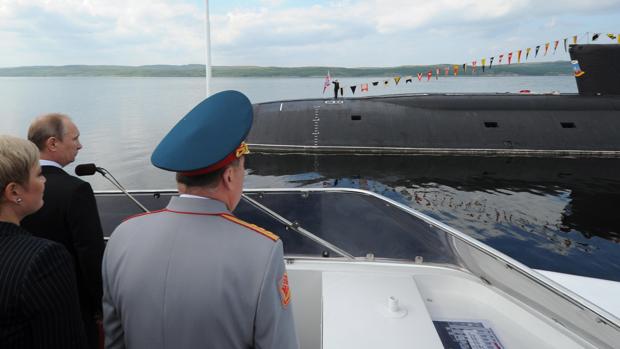 Al menos 14 muertos por un incendio en un submarino ruso