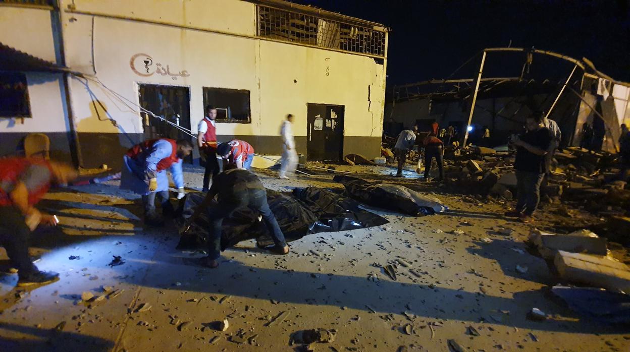 La ONU condena la muerte de 44 inmigrantes tras un bombardeo en Libia: «Puede ser un crimen de guerra»