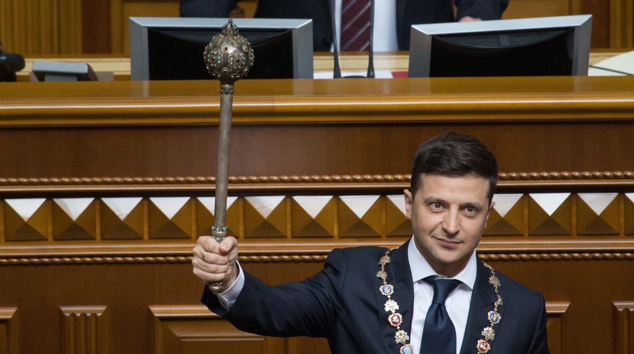 El presidente ucraniano, Volodímir Zelenski, disuelve la Rada Suprema el pasado mayo