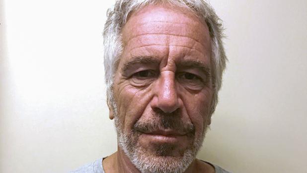 El FBI investiga el «aparente suicidio» del magnate Epstein, acusado de explotación sexual a menores