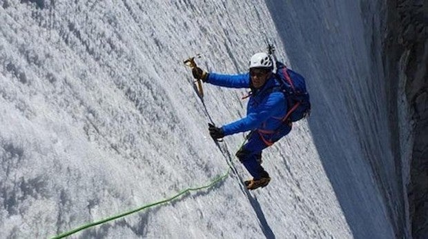 Un exministro francés, acusado de manipular una foto «escalando» un pico de alta montaña