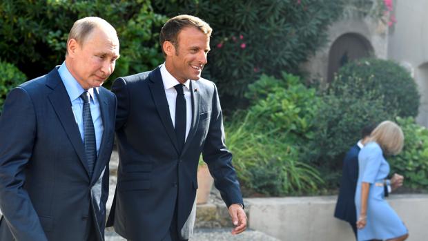 Putin espera de Macron un «talante nuevo» respecto a Rusia