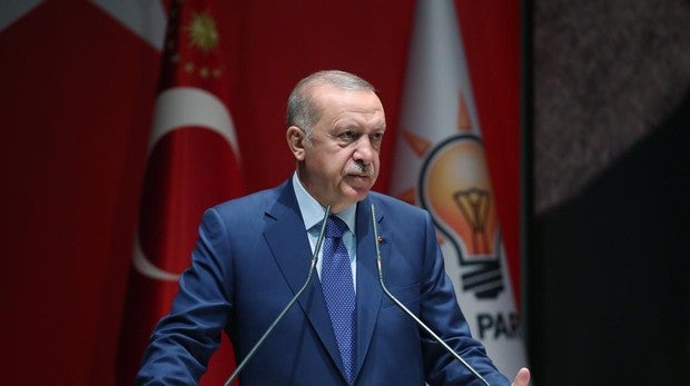 Erdogan amenaza a Europa con «abrir las puertas» a miles de refugiados