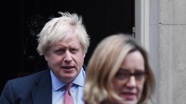 Johnson asegura que no habrá prórroga para el Brexit a pesar de las dimisiones y la crisis en su partido
