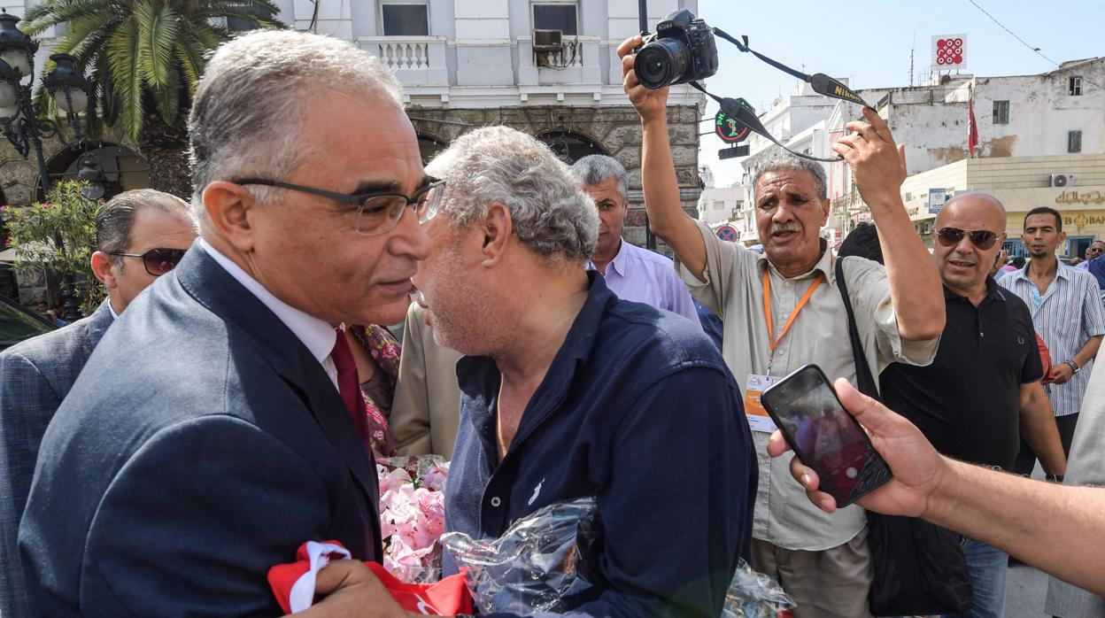 El ahora excandidato Mohsen Marzouk, el pasado martes en una calle de Túnez