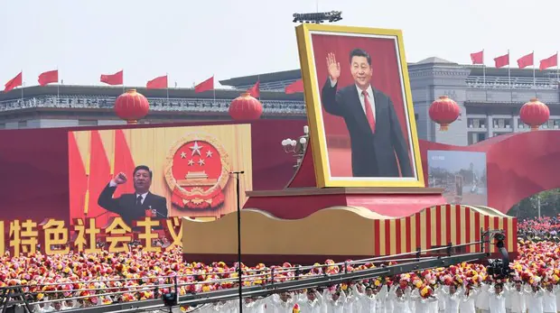 China cumple 70 años haciendo frente al desafío democrático de Hong Kong