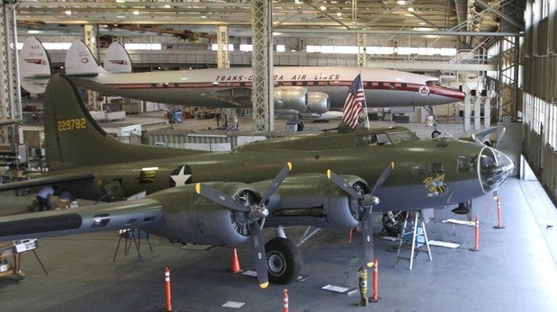 Al menos cinco muertos después de estrellarse un avión de la Segunda Guerra Mundial en EE.UU.