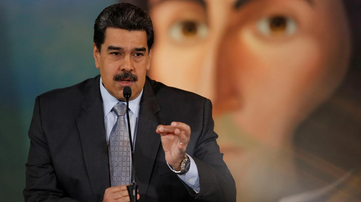 Maduro plantea instalar gallineros escolares para atajar la crisis