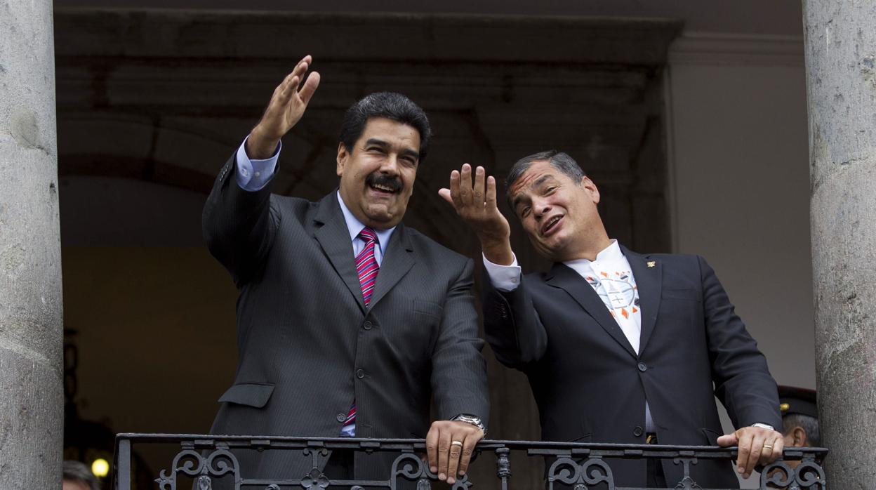 Nicolás Maduro durante una visita a Correa en 2015, cuando este era presidente de Ecuador