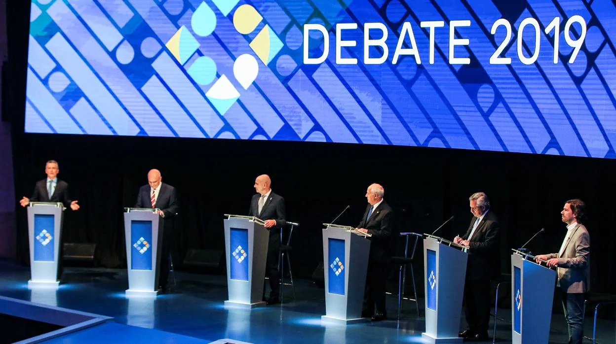 Los aspirantes a gobernar Argentina se citan ayer en el primer debate televisado