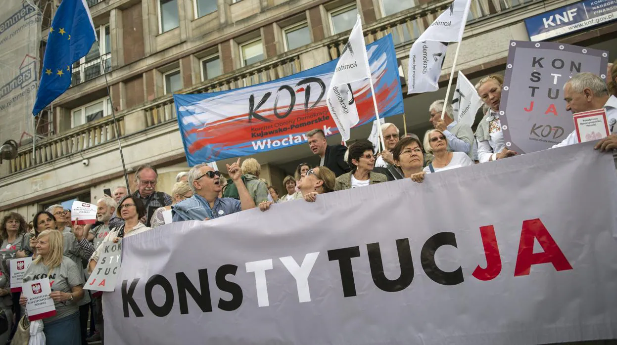 Protestas en Varsovia contra la politización de la Corte Suprema