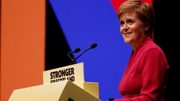 Sturgeon pedirá a Londres un segundo referéndum de independencia para 2020