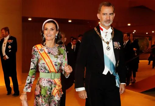 Los Reyes de España, Felipe VI y doña Letizia, se preparan para asistir a la ceremonia de entronización del emperador japonés