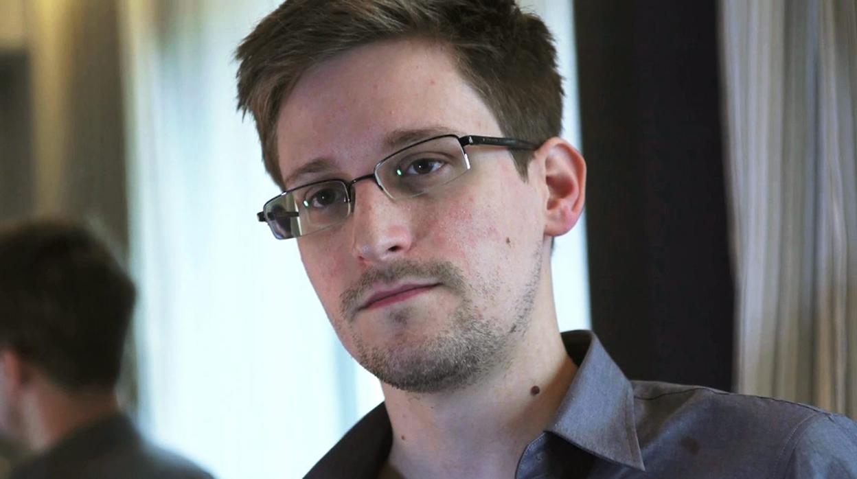 El exempleado de la CIA y contratista de la Agencia de Seguridad Nacional, Edward Snowden