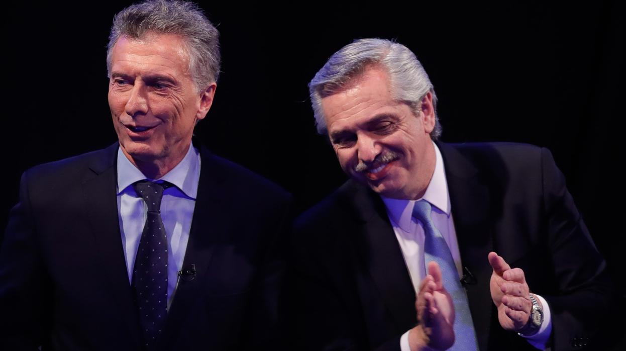 Los candidatos Alberto Fernández y Mauricio Macri, en el segundo debate de las elecciones en Argentina