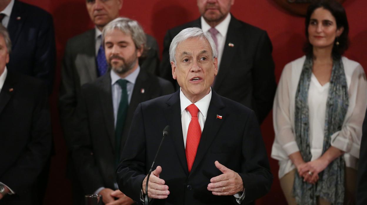 Sebastián Piñera, en la ceremonia de cambio de gabinete este lunes en el palacio de La Moneda, en Santiago