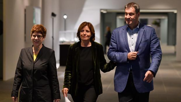 La gran coalición alemana apuntala su continuidad con un paquete social para las pensiones