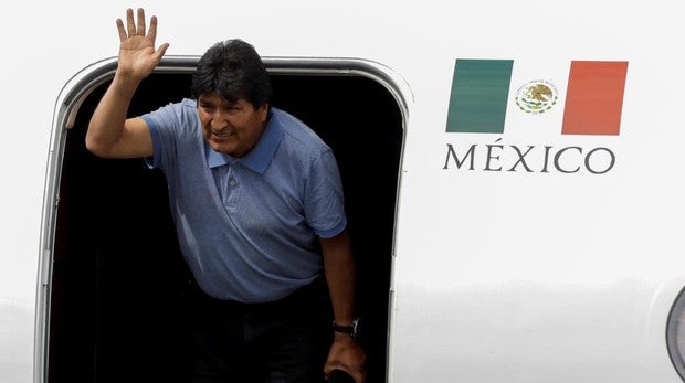 Evo Morales aterriza en México como asilado y da las gracias a López Obrador por «salvarle la vida»