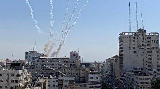 Persiste el lanzamiento de cohetes pese al alto el fuego en Gaza