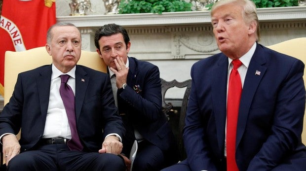 Trump se reafirma en la retirada de tropas de Siria durante su encuentro con Erdogan