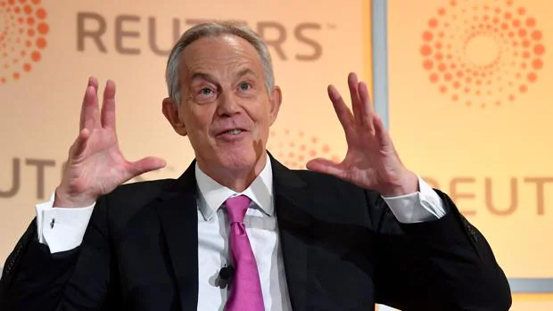 Blair critica a laboristas y «tories» por causar un «desastre» político en el Reino Unido