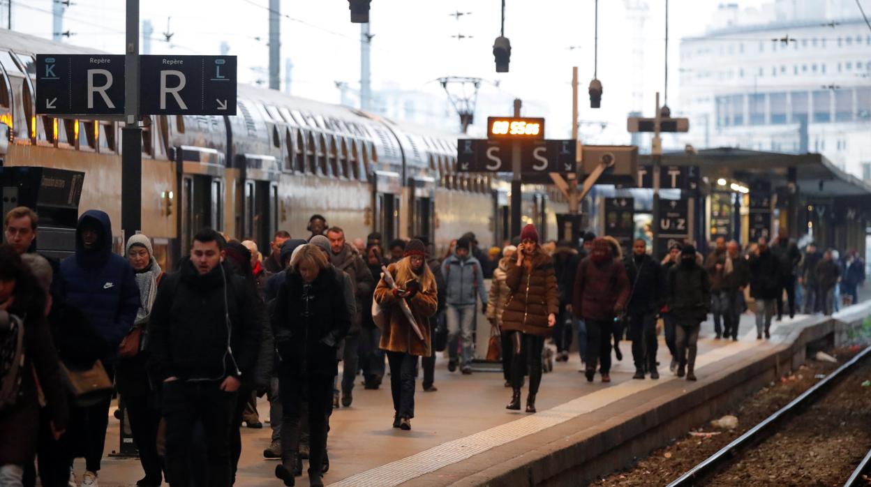 Estación de Lyon en París, durante la huelga de transportes