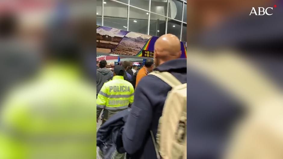 Así despidieron a los seis GEO españoles en el principal aeropuerto de Bolivia