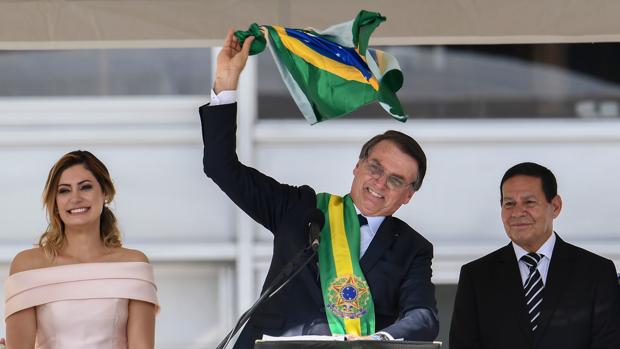Bolsonaro se desinfla tras un año de constantes polémicas